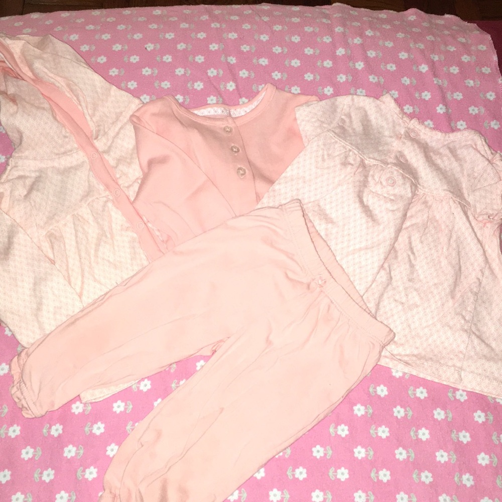 3/$25⭐️ 👶🏽 Carters 4 piece baby girl bundle 👶🏽